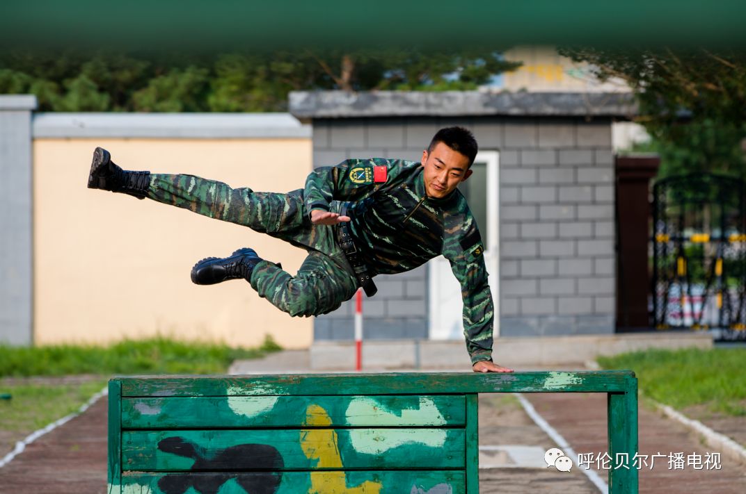 致敬八一我们是呼伦贝尔武警我们是中国军人