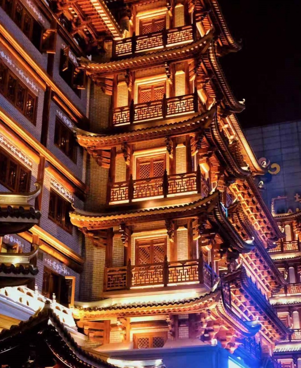 广州有一座寺庙,听说一定要晚上去?竟是千与千寻实景版取景地!_古寺