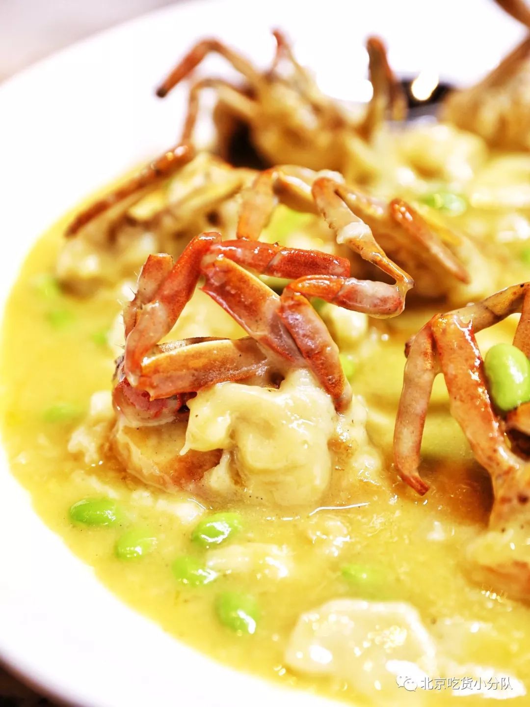 现在正是六月黄的季节,【清蒸六月黄】精选2两左右的清水蟹,蟹黄和