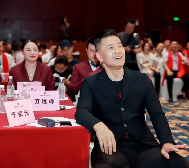 瑞普斯应邀于荣光老师荣光集团的新品发布会