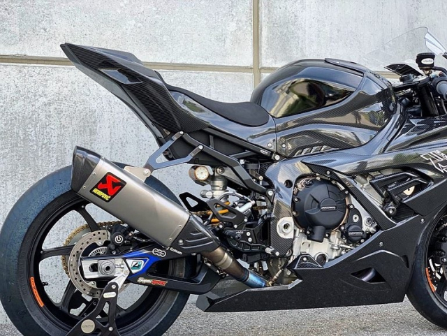 千金难求 宝马2019款s1000rr 全碳纤维版实拍
