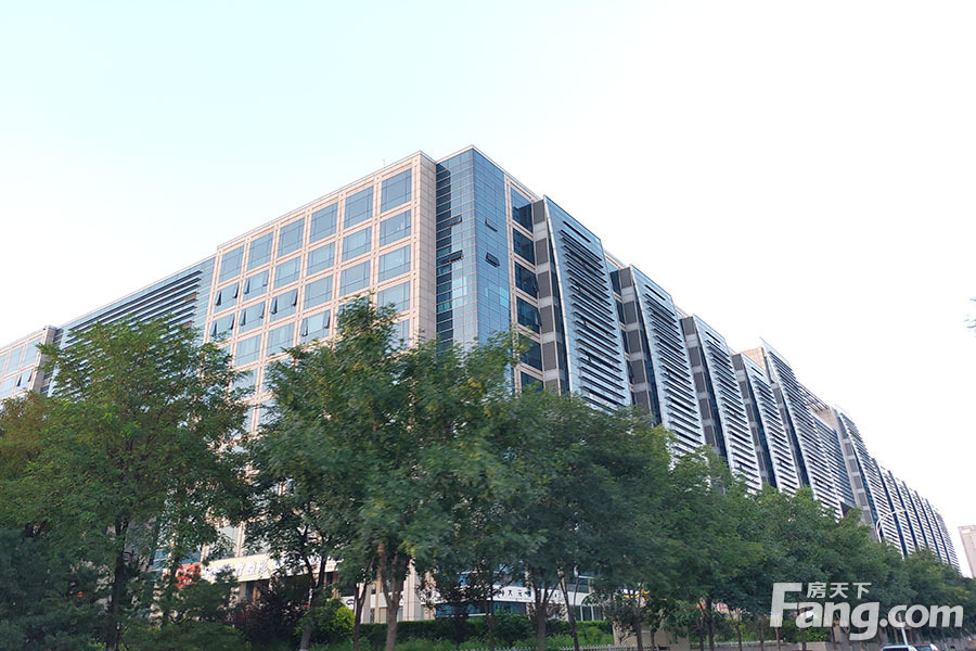 广场目前已投入使用,内部基本每一层为一家企业,规模于张家口来说相对