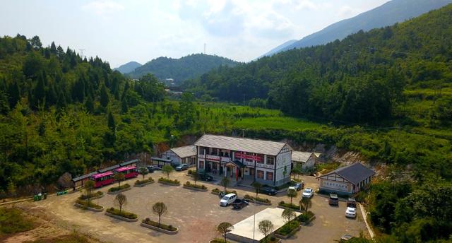 助力脱贫攻坚,媒体走进西界村看桑植人幸福生活