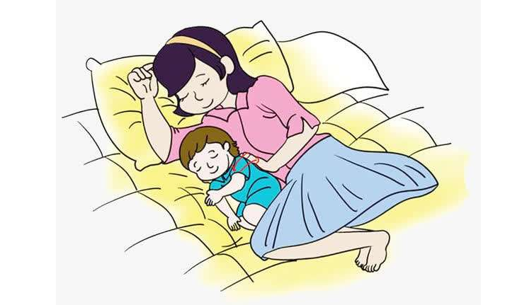 宝宝和妈妈同床睡更方便照顾？弊端远大于好处