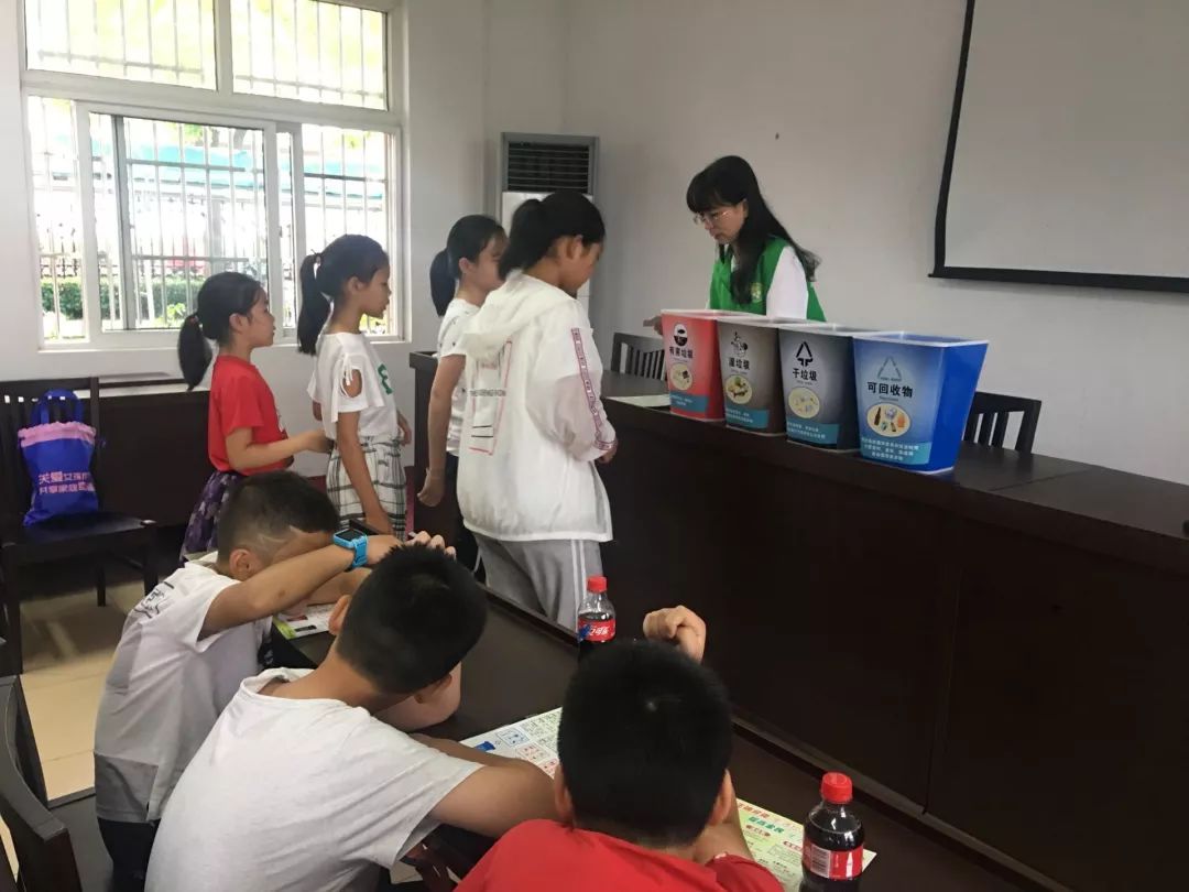 南翔镇社区学校开展未成年人暑期垃圾分类主题活动