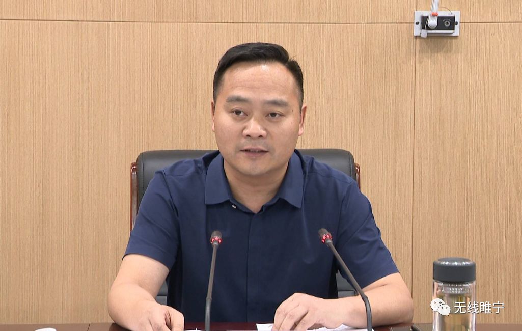 就落实大气污染治理具体工作,薛永要求,当下我县污染防治攻坚战时间紧