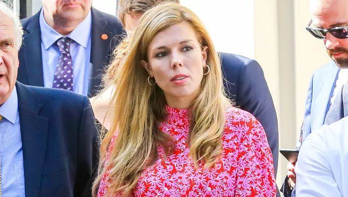 英国第一女友凯丽西蒙兹入住唐宁街10号