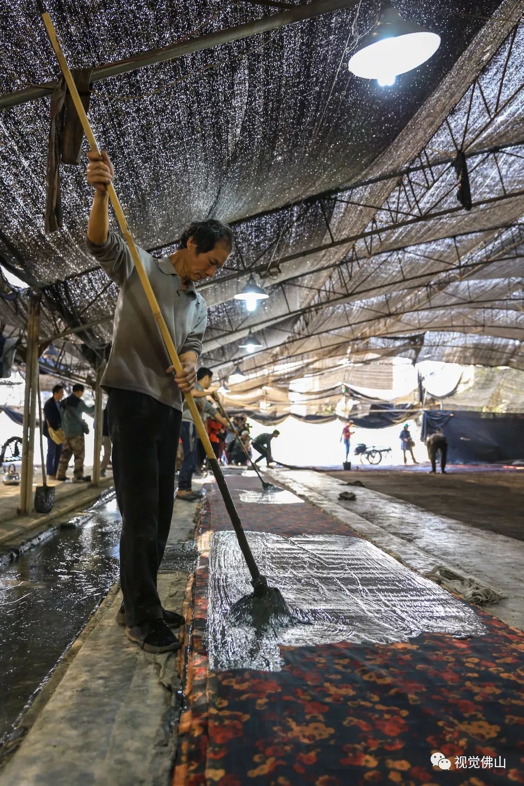 佛山風韻香雲紗六百年嶺南水土浸潤成就紡織界軟黃金