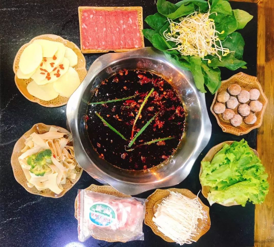 红辣椒火锅4荤4素含锅底油碗仅49.9元!-搜狐大视野-搜狐新闻