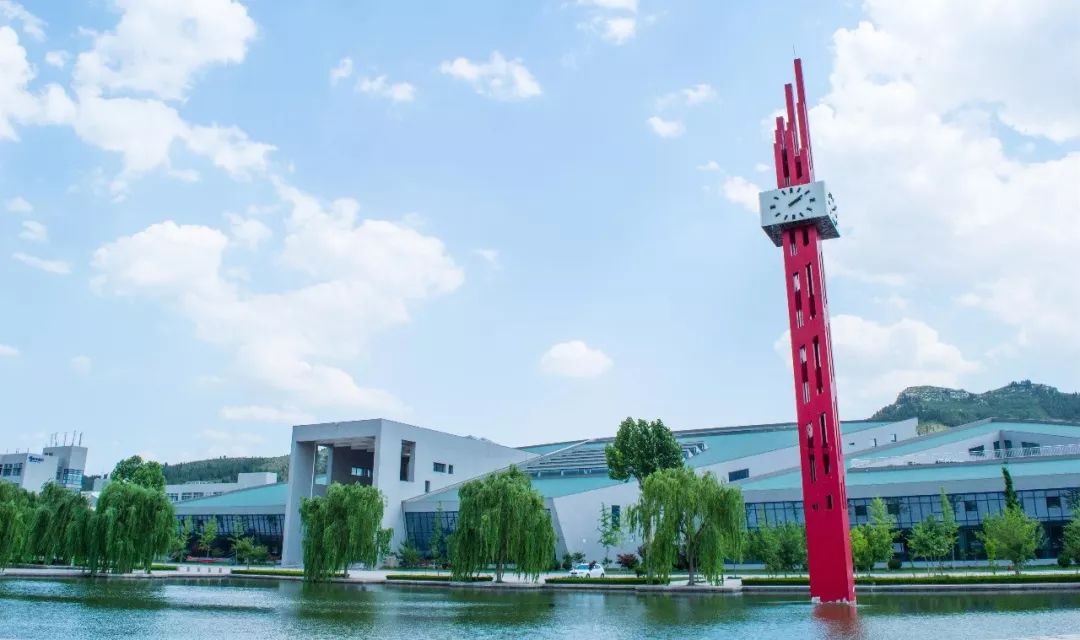 19级小萌新当无人机邂逅校园打开上帝视角为您导航