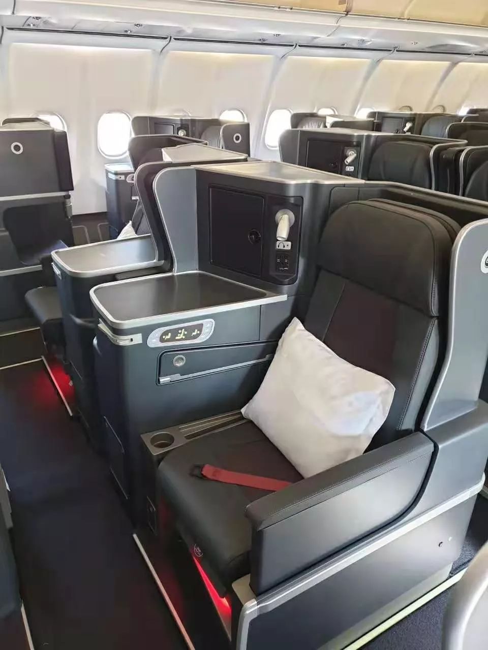 官宣马汉航空a340600新世代商务舱发布