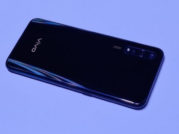 vivo z5正式公开!4800万广角ai三摄 售价1598元起