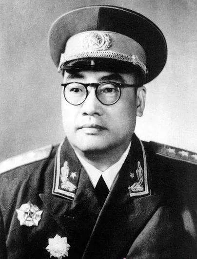 92年前这位23岁的郴州人坐着火车头去南昌干了件大事后成为开国将军