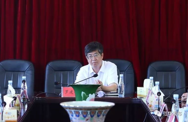 四大家慰问驻江华军事单位