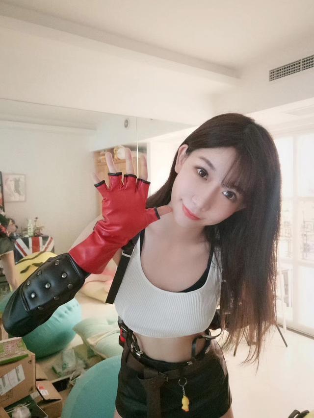 原创90后绝美showgirl陈潇确认参展2019cjcos的角色令人有点伤感