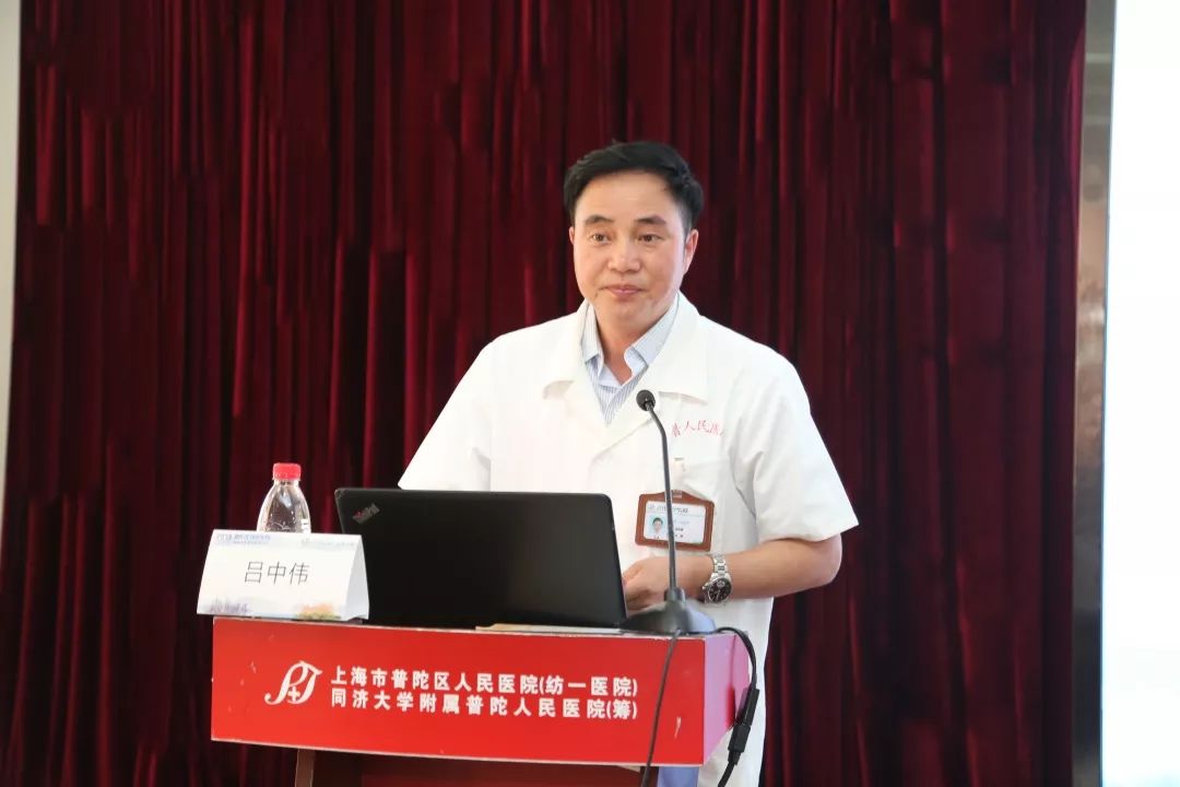 同济大学医学院院长郑加麟,华山医院康复医学科主任吴毅,同济医院脊柱