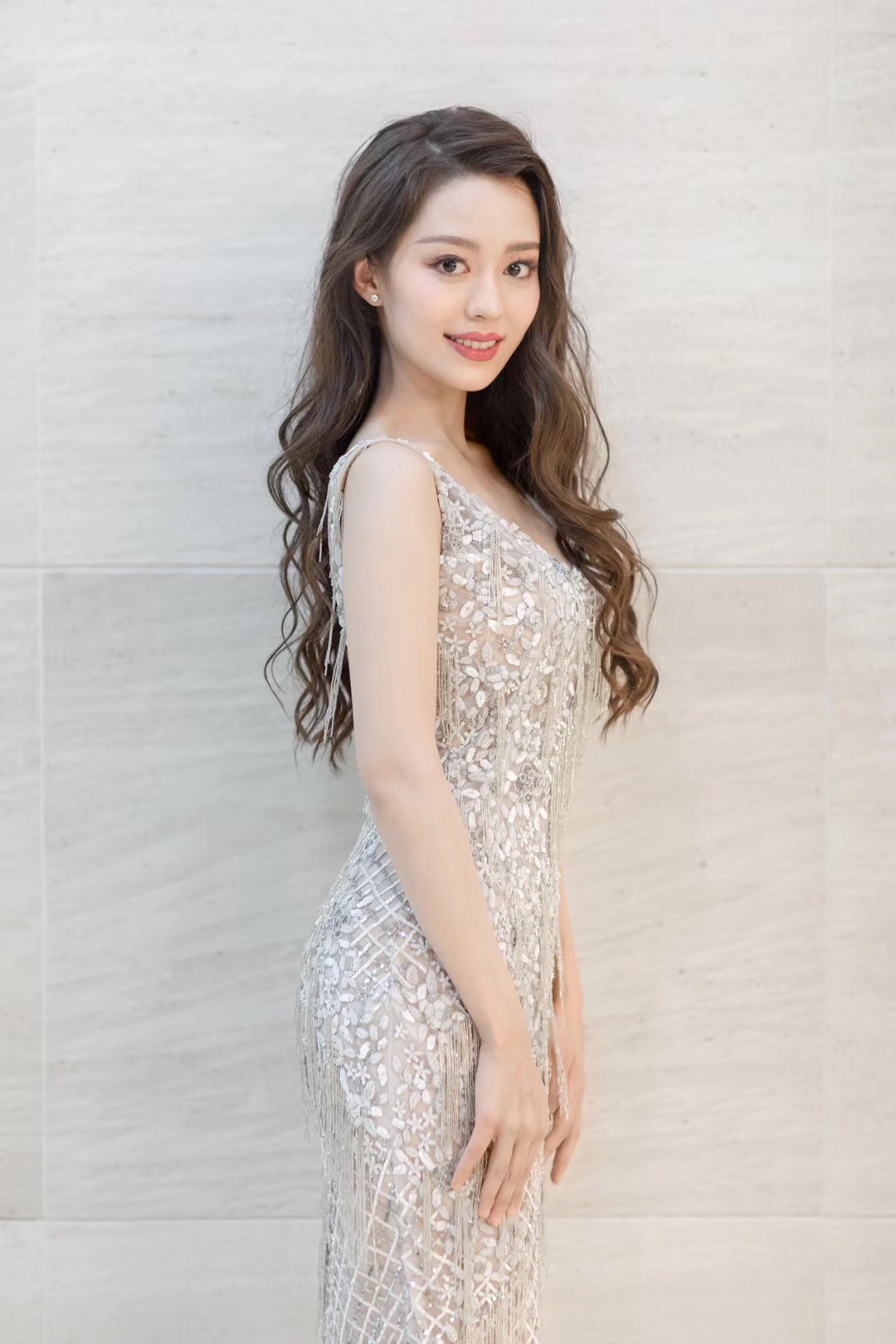 alice身着galia lahav礼服惊艳亮相郎朗苏州演奏会_吉娜·爱丽丝