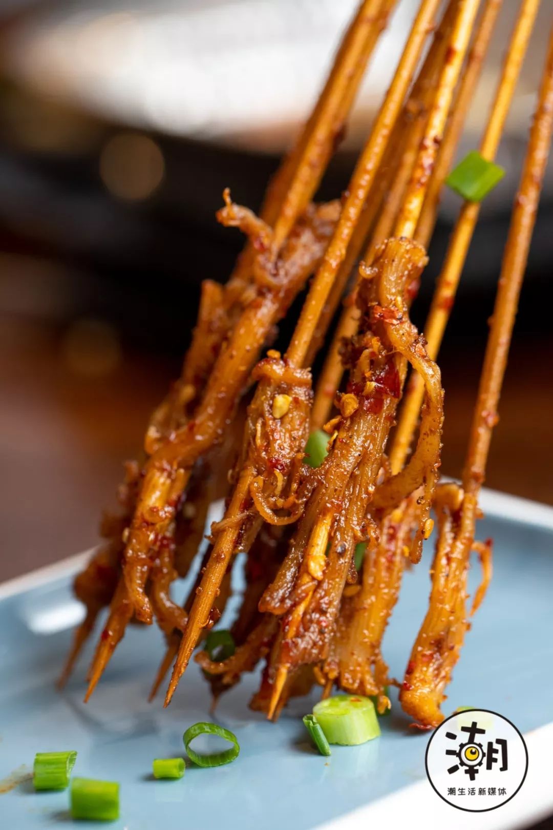 烤泥鳅烤翘翘火热夏天烤出成都人的一串