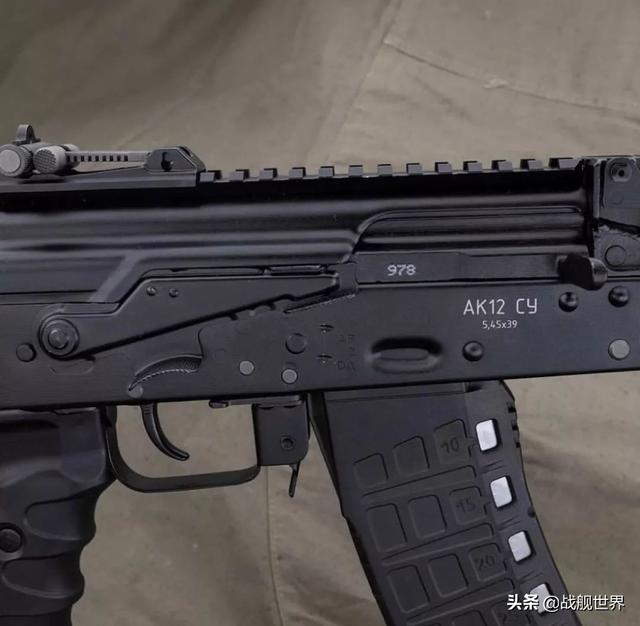 盖融合皮卡迪尼导轨,可更加稳固,精确的安装各种光学瞄具和战术挂件