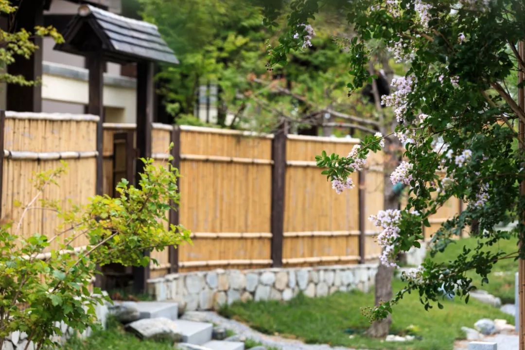 庄园里 | 日式文艺小院,360度夏日美景,叮咚,你的私享汤池已上线