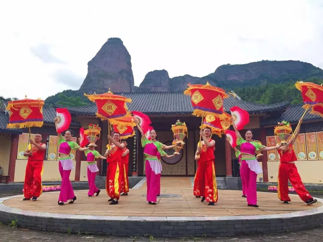 新华社专题报道客家石城灯彩大片