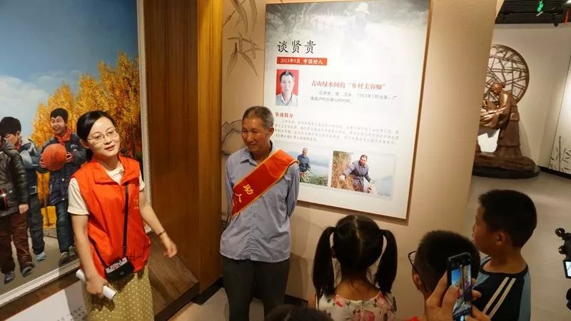 水稻田间的农艺师"中国好人"吴险峰