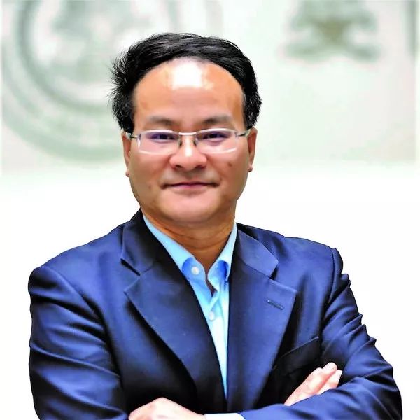 主持:张译心《上海早晨》主播木叶青年文学评论家张弘资深新闻媒体人