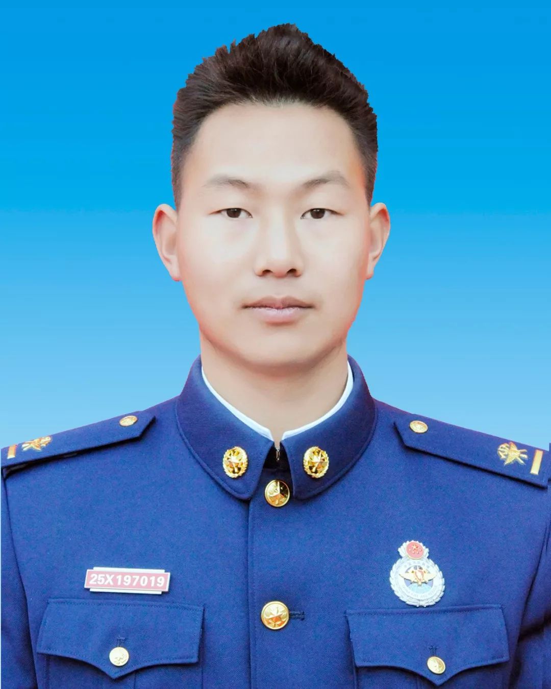 陈 新永仁中队三级消防士被表彰为"优秀战斗员"冯广坤特勤中队四级