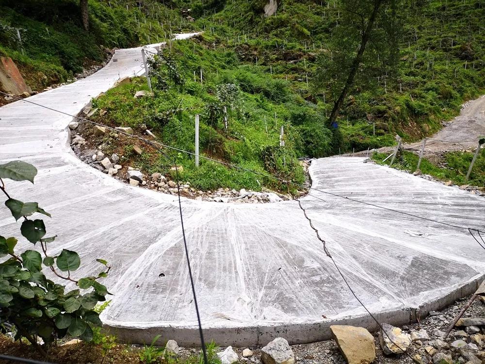 投资800余万元源胜村启动5条村组道路硬化