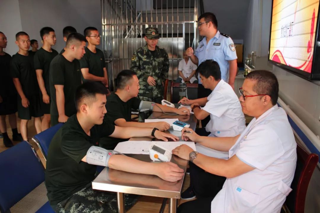 【简讯】助力"三共八联"| 衡水监狱双警同乐过"八一"