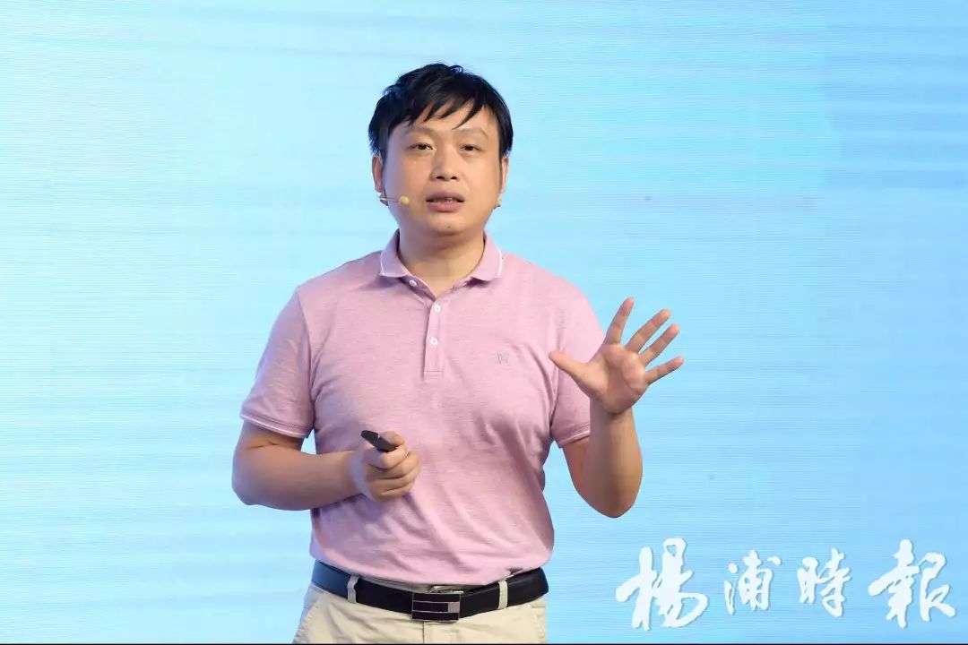 本次活动由复旦大学历史系副教授姜鹏担当月度主讲嘉宾.