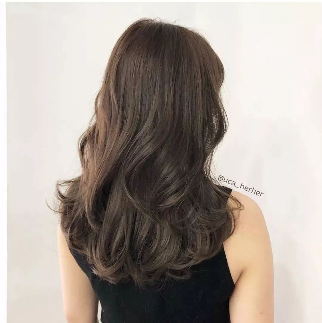 网红大波浪发型女人味十足