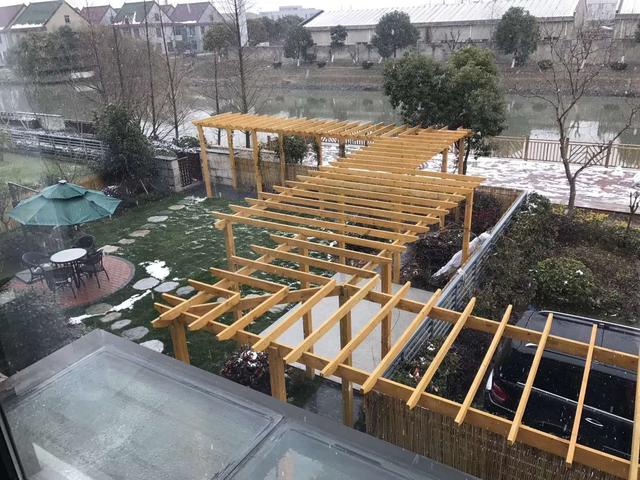 园林防腐木景观搭建操作步骤了解一下