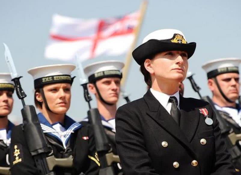 英国潜艇女兵图片