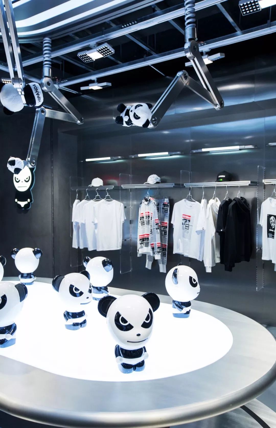 进店像逛展,这个国潮门店引入黑科技,火爆全球!_hipanda