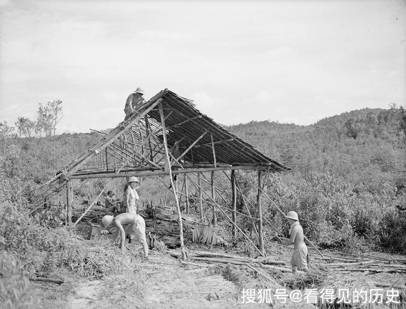 这样日本兵亲手搭好的的茅草棚子,就成了他们的栖身之所.
