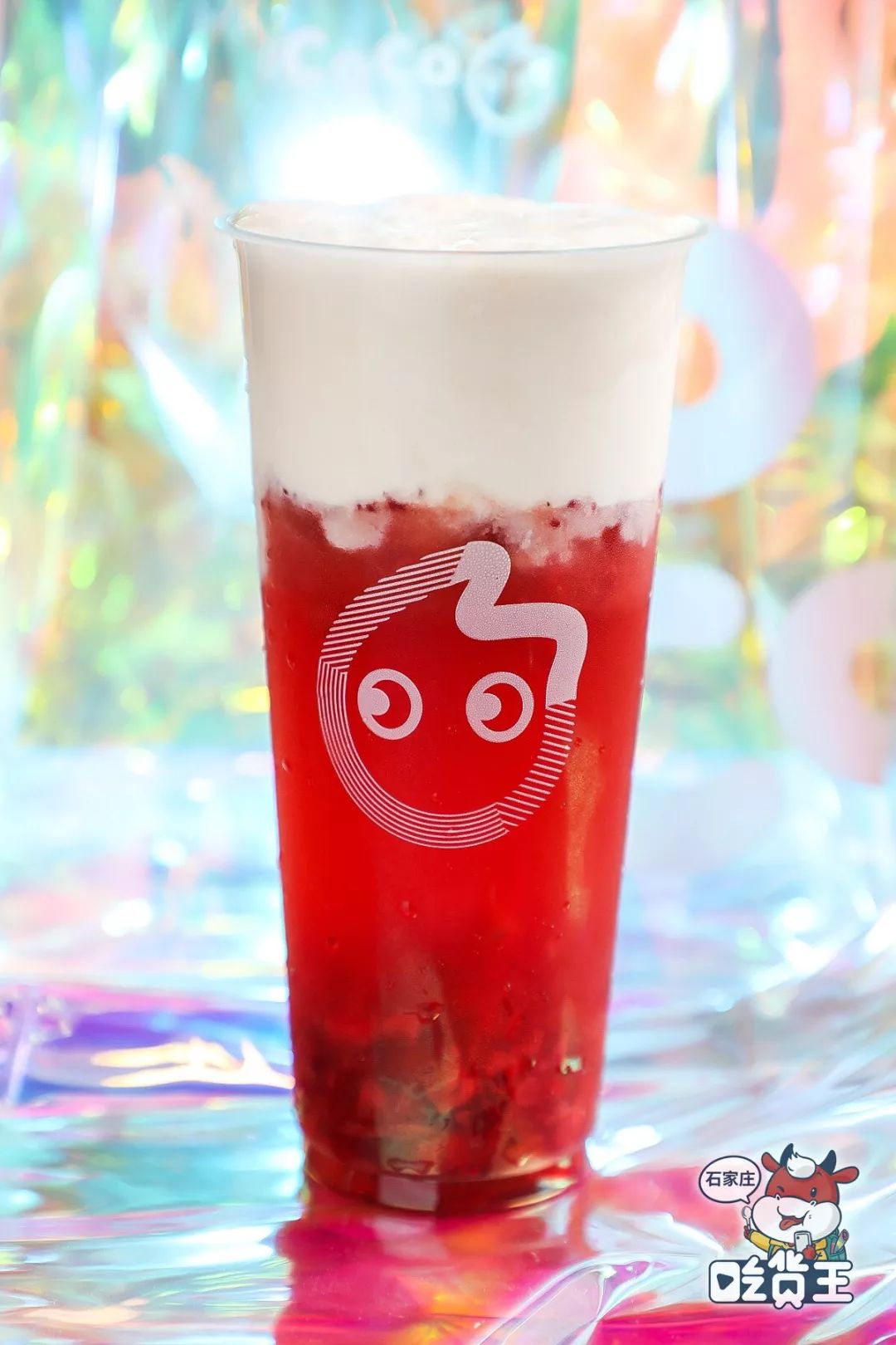 猛吸一口,草莓的微甜与蔓越莓的微酸,巧妙