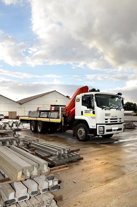 实拍非洲人民盖房工业化的设备成本超低