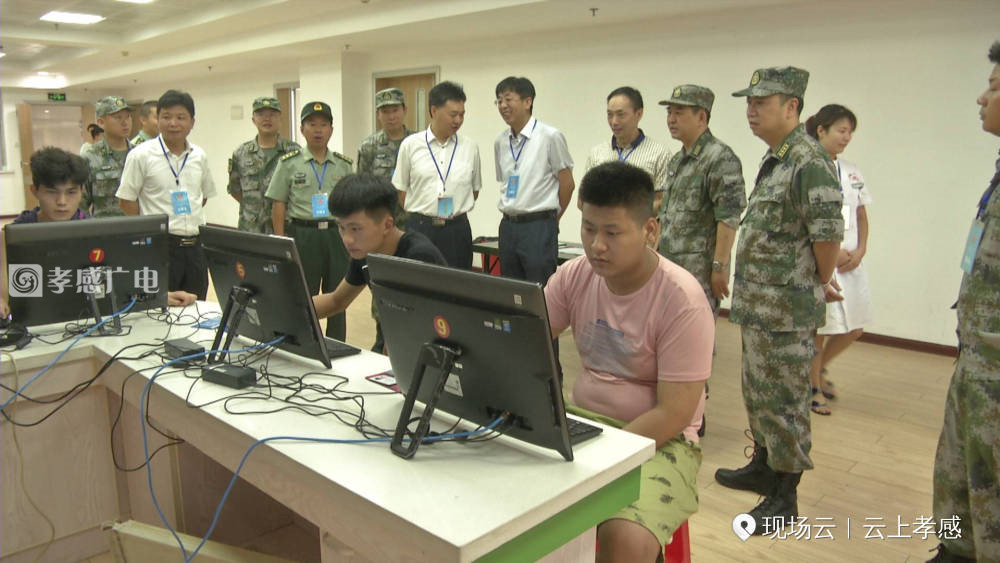 市领导检查征兵体检工作_周泓冰