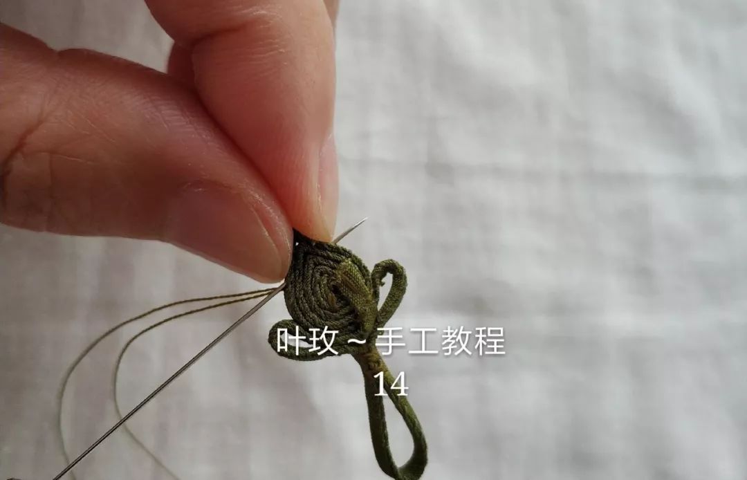 你们要的盘扣教程来啦传统手工旗袍软扣寿桃扣制作工艺教程