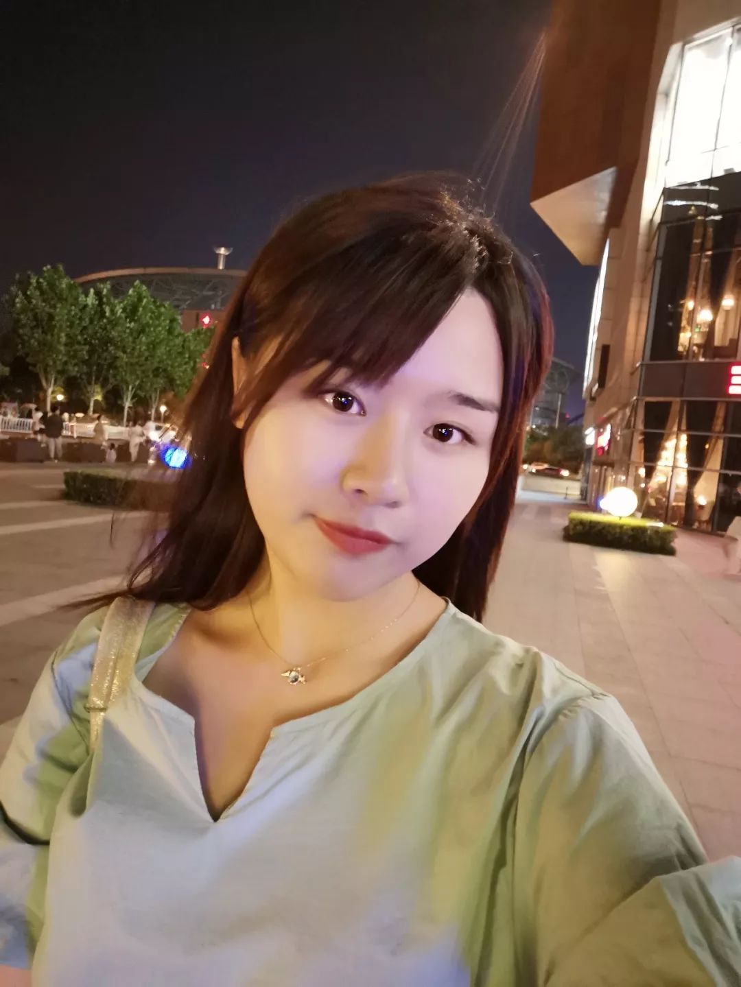 继乔碧萝直播露脸后又一个女网红的无p图自拍曝光了