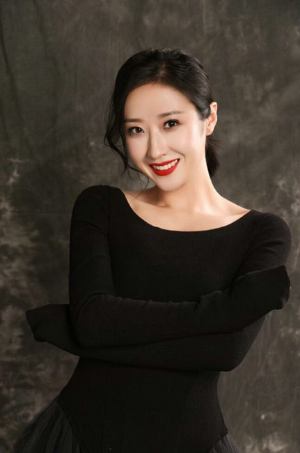 尹艺佳《雇佣部队》化身巾帼英雄 枪法精准表演丝丝入扣