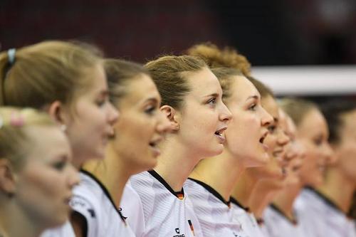 对这个德国女排姑娘的颜值能用逆天来形容一副洋娃娃的面相