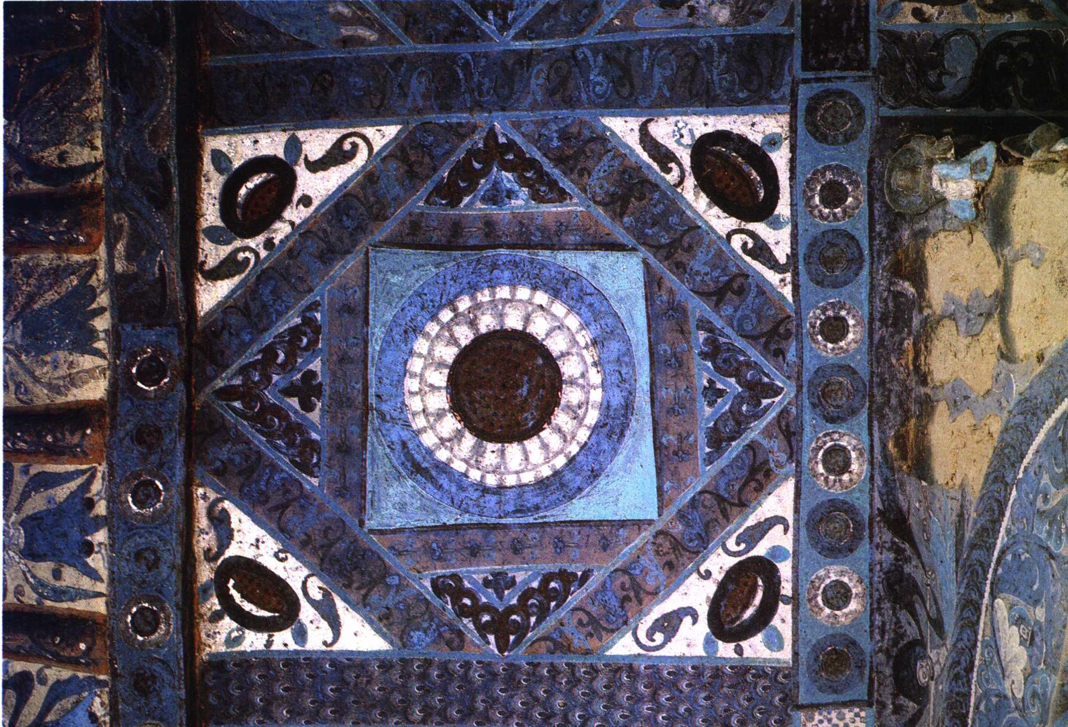 在图上点击右键"在新标签页中打开图片")上图赏析:平棊是四方井形