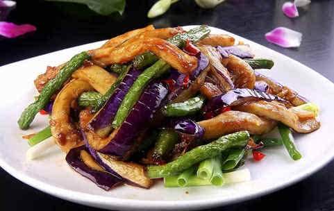 茄子如何减少了油脂的吸入,常吃茄子对身体有哪些益处