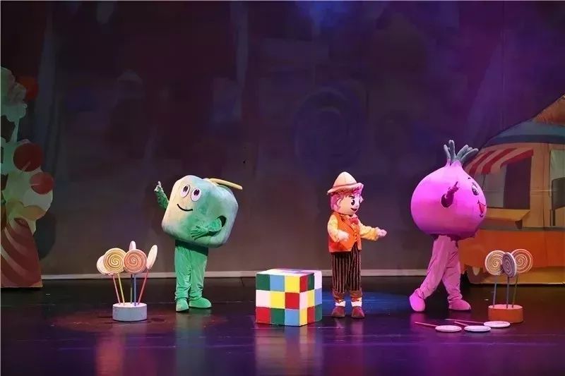 不听话的孩子要在大头王国学习哦