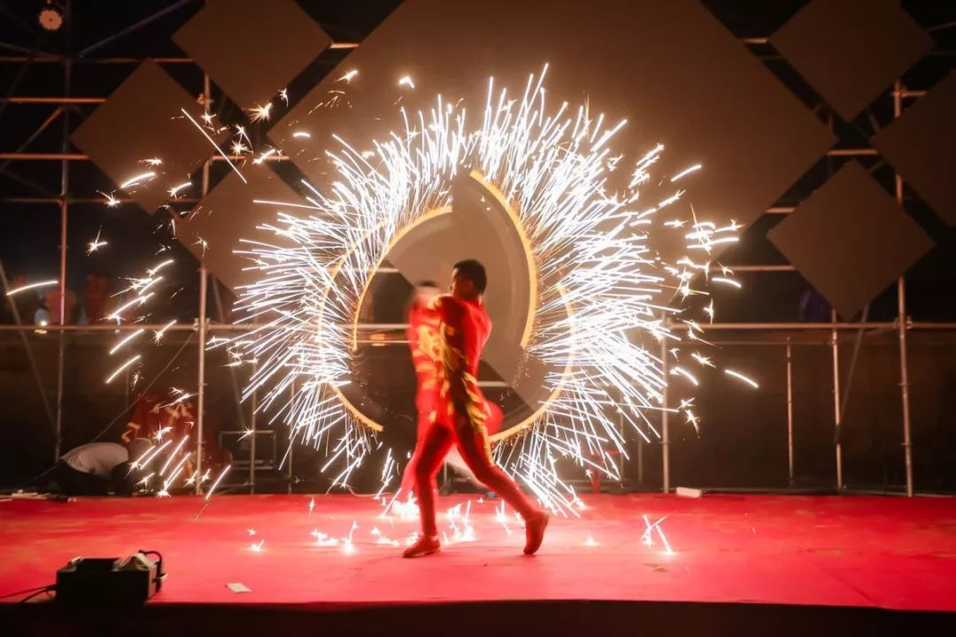 火爆丨沙滩篝火dj表演现场热舞抖音区域互动赛强势来袭