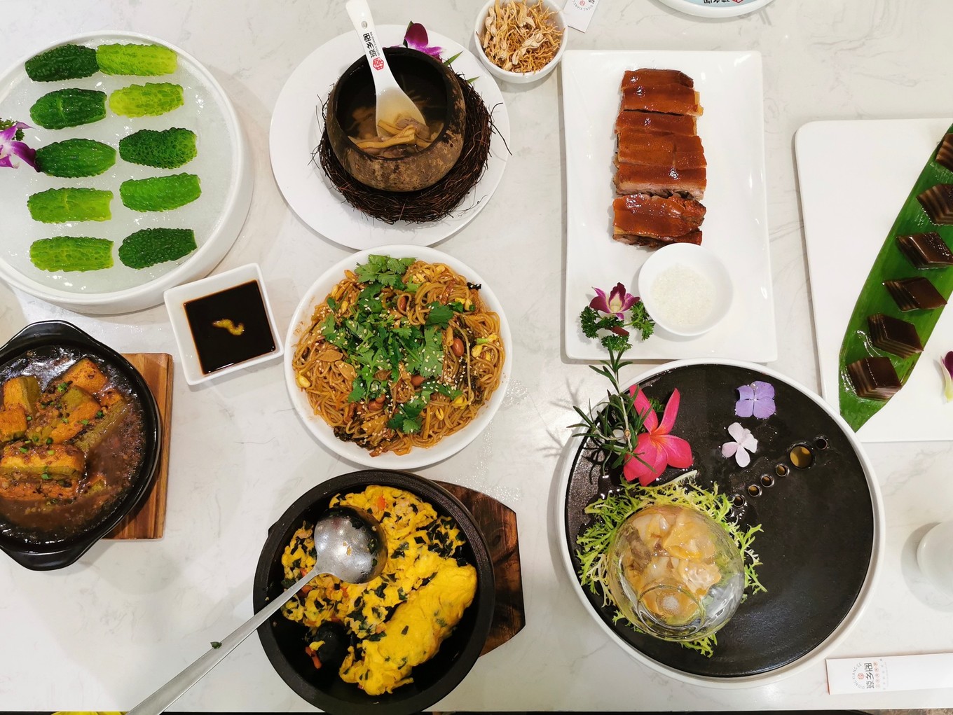 菜餐厅琼乡阁海南菜餐厅正巧今天老板娘也在,还给我们介绍了招牌菜系