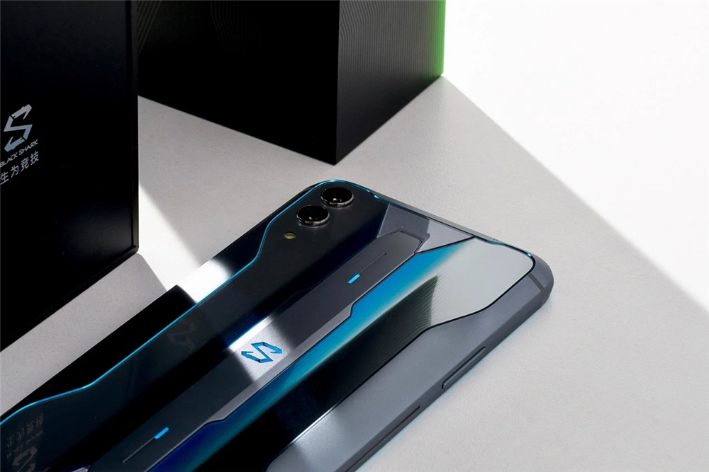 黑鲨游戏手机2pro评测拍照游戏一网打尽未来科技范十天体验分享