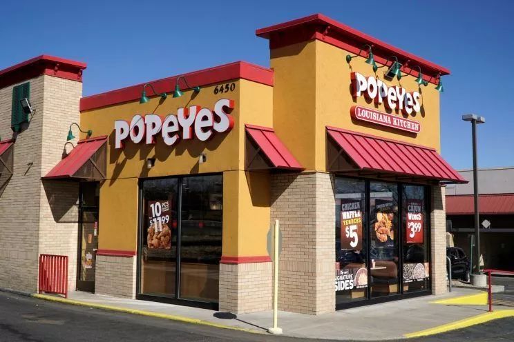 风靡加拿大的炸鸡店popeyes准备在中国开分店?你会在中国吃小饼么?